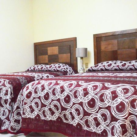 Hotel Topacio ซานฮวน เด ลอสลากอส ภายนอก รูปภาพ